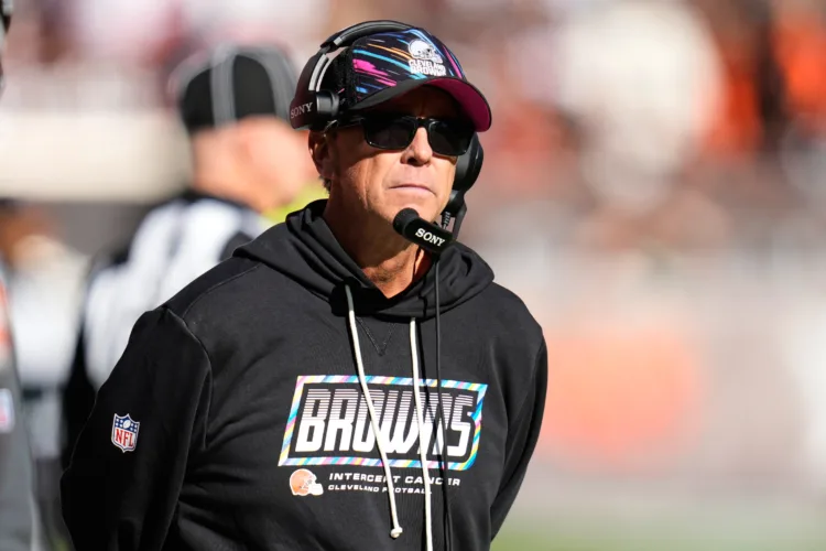 Monken says Browns' offense could be 'smoother,' but his 4-2 team has come through late in games
